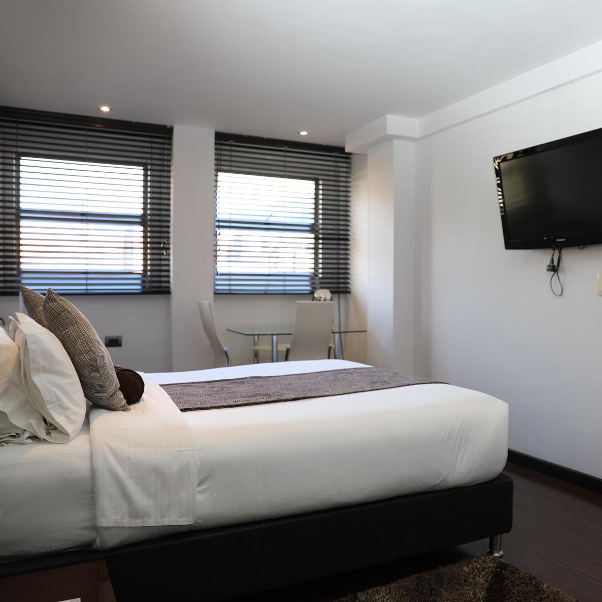 Suites 108 6/55