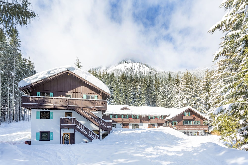Crystal Mountain Hotels 4/50