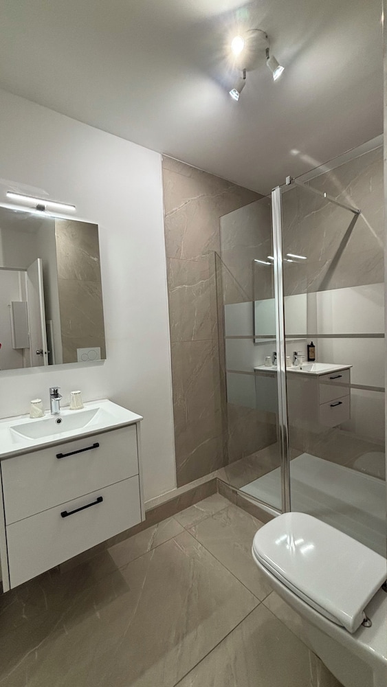 1 BEDROOM, BASIC, STUDIO, SUITE