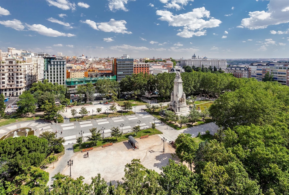 BARCELO TORRE DE MADRID 44/50