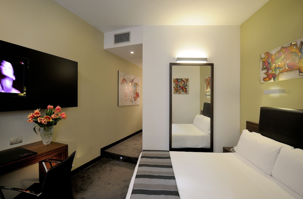 Hotel Trevi Collection 67/109