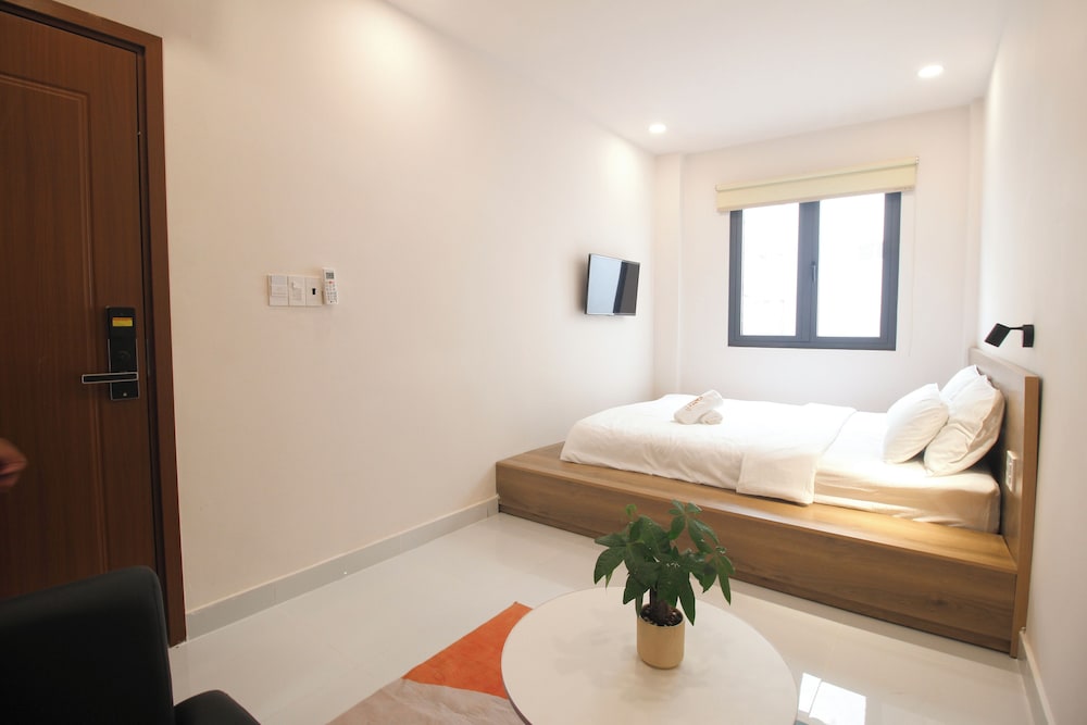 De Lustora Hotel & Apartment - District 1, HCM. 13/35