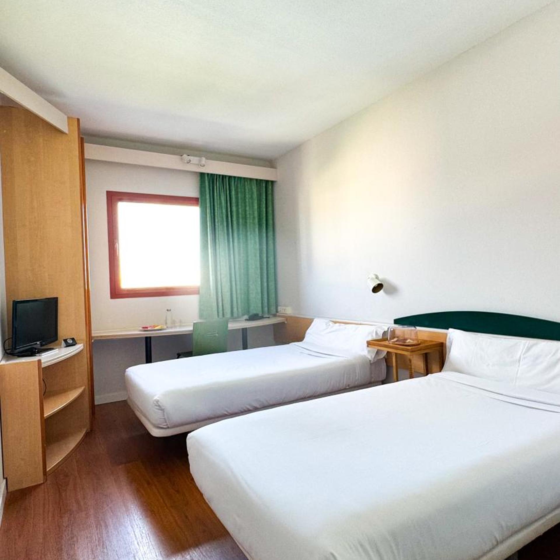 Iris Hotel 9/59