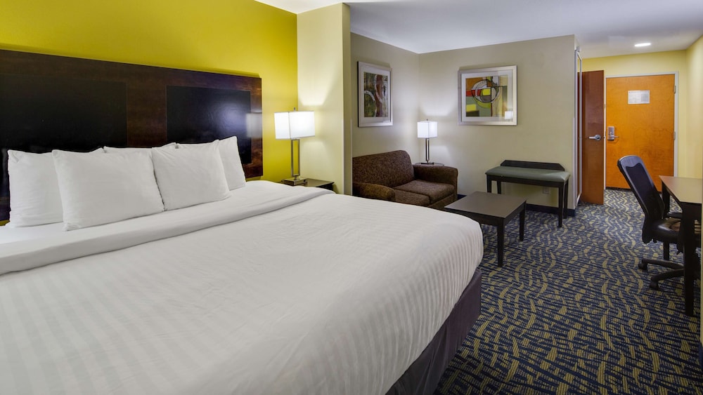 Best Western Plus Brunswick Inn & Suites 16/45
