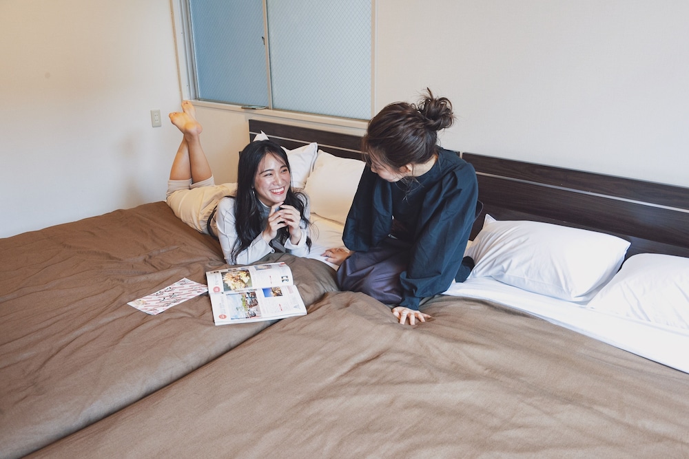 Roots Hostel 40/59