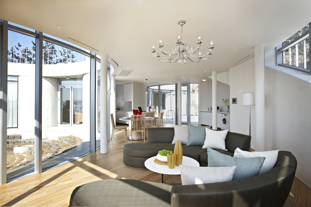 Lotte Resort Jeju Art Villas 31/50