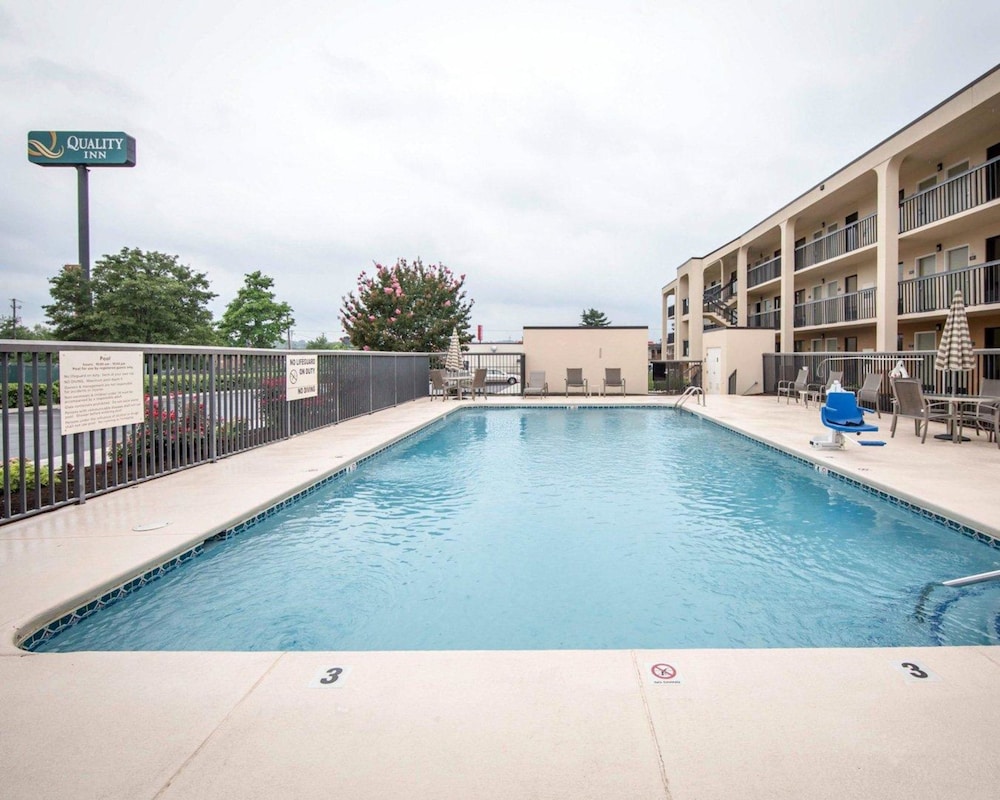 Quality Inn Merchants Drive 5/42