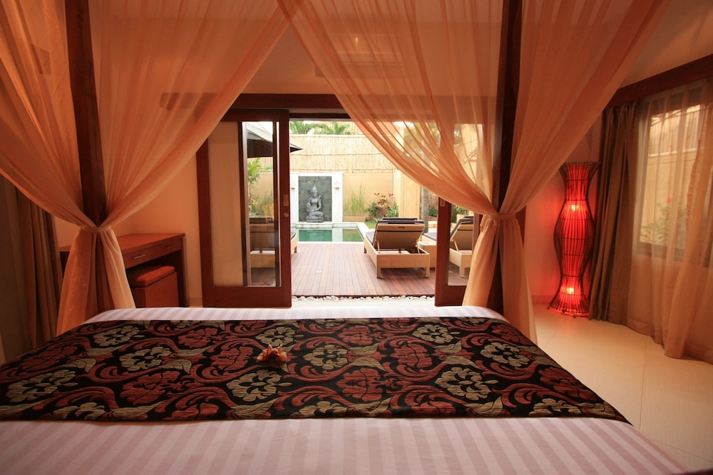 Villa Seriska Seminyak Bali 25/50