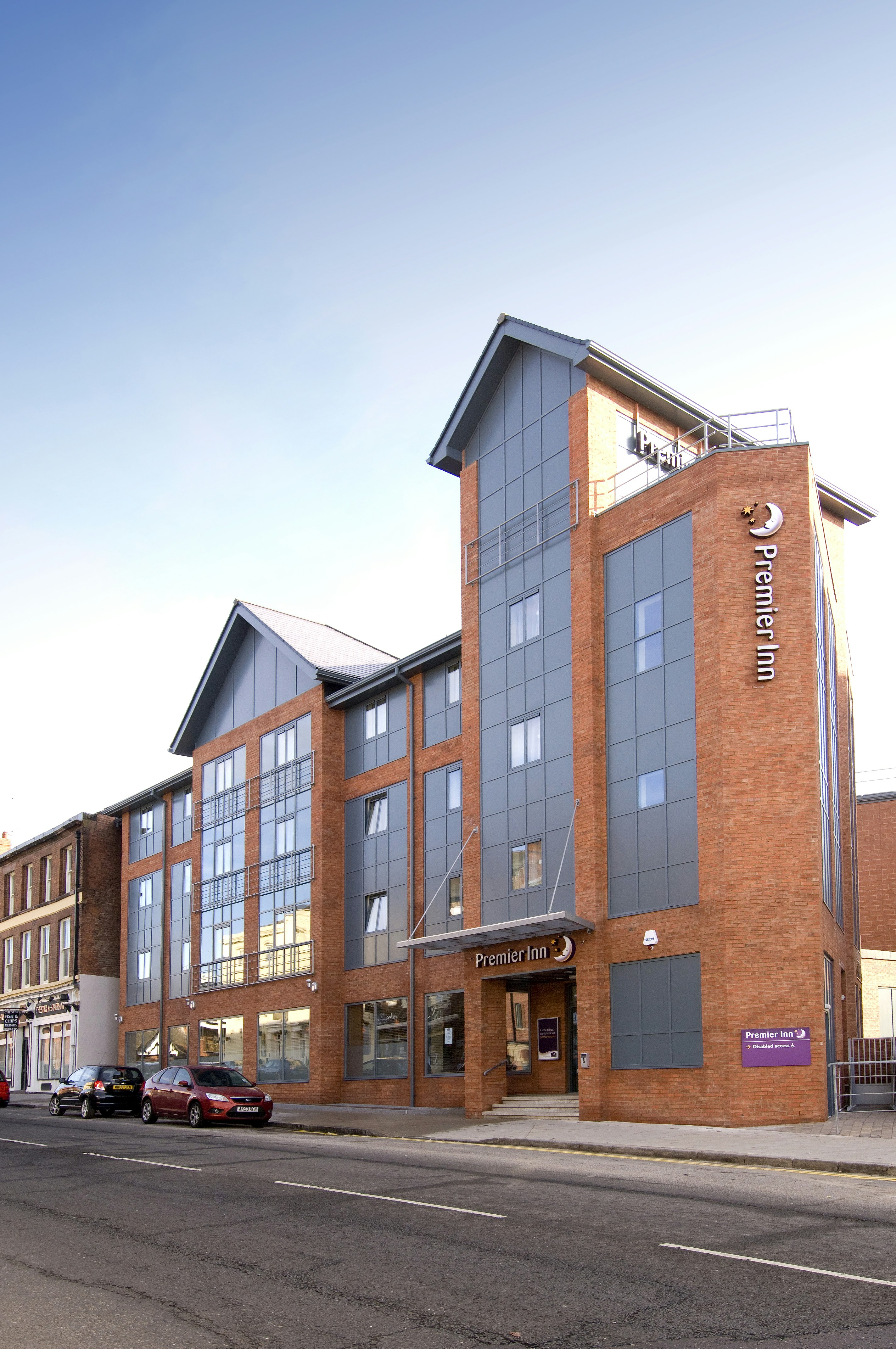 Premier Inn Chester (Railway Station) 7/42