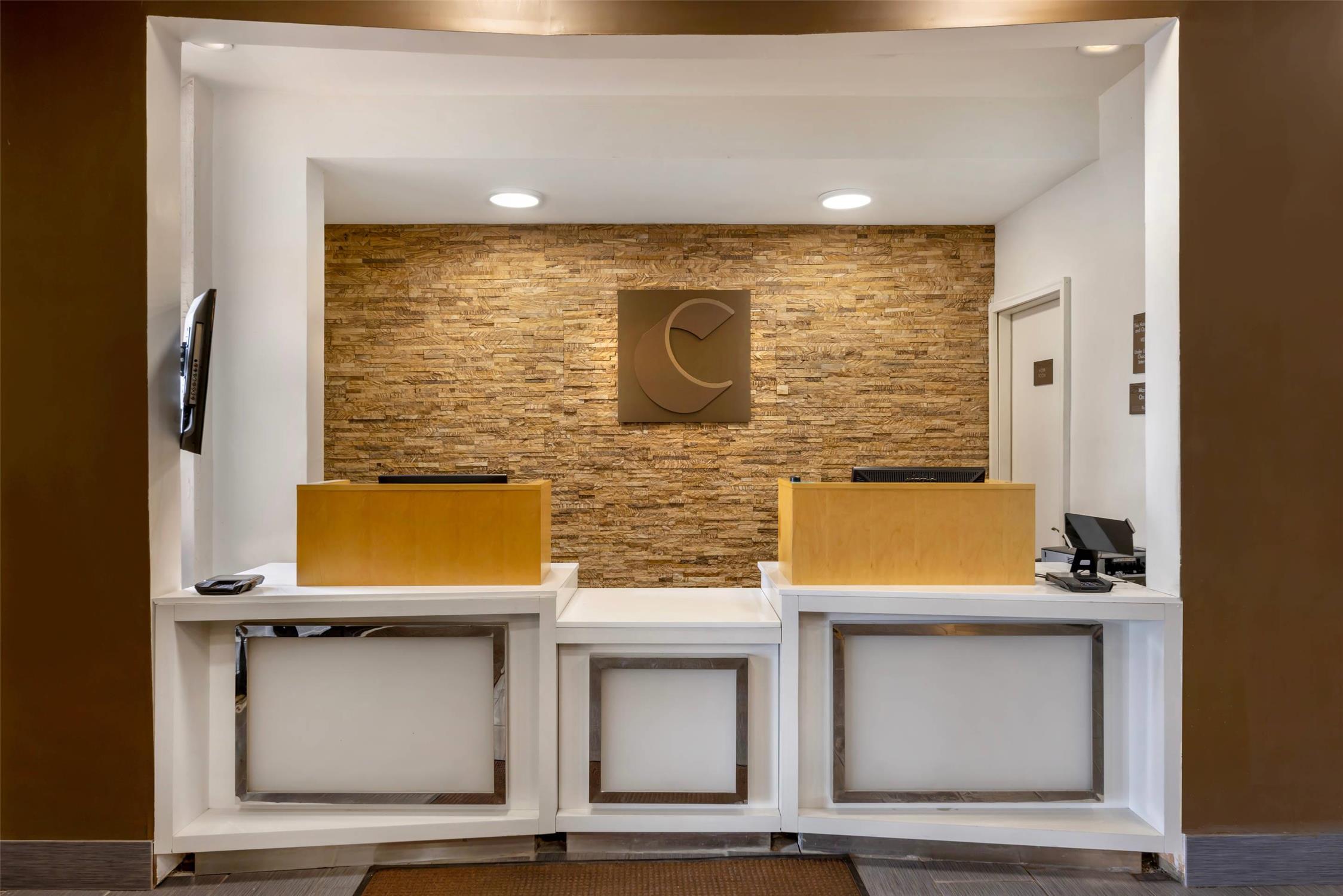 Comfort Inn & Suites Michigan City South 2/10