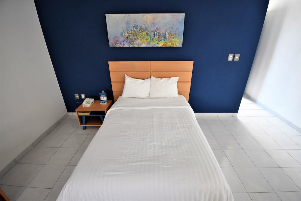 Mexico Inn Express Salamanca 24/68