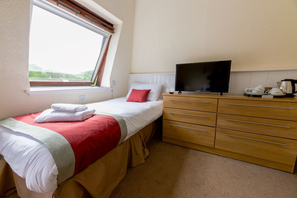 Oyo Loch Ness Drumnadrochit Hotel 14/50