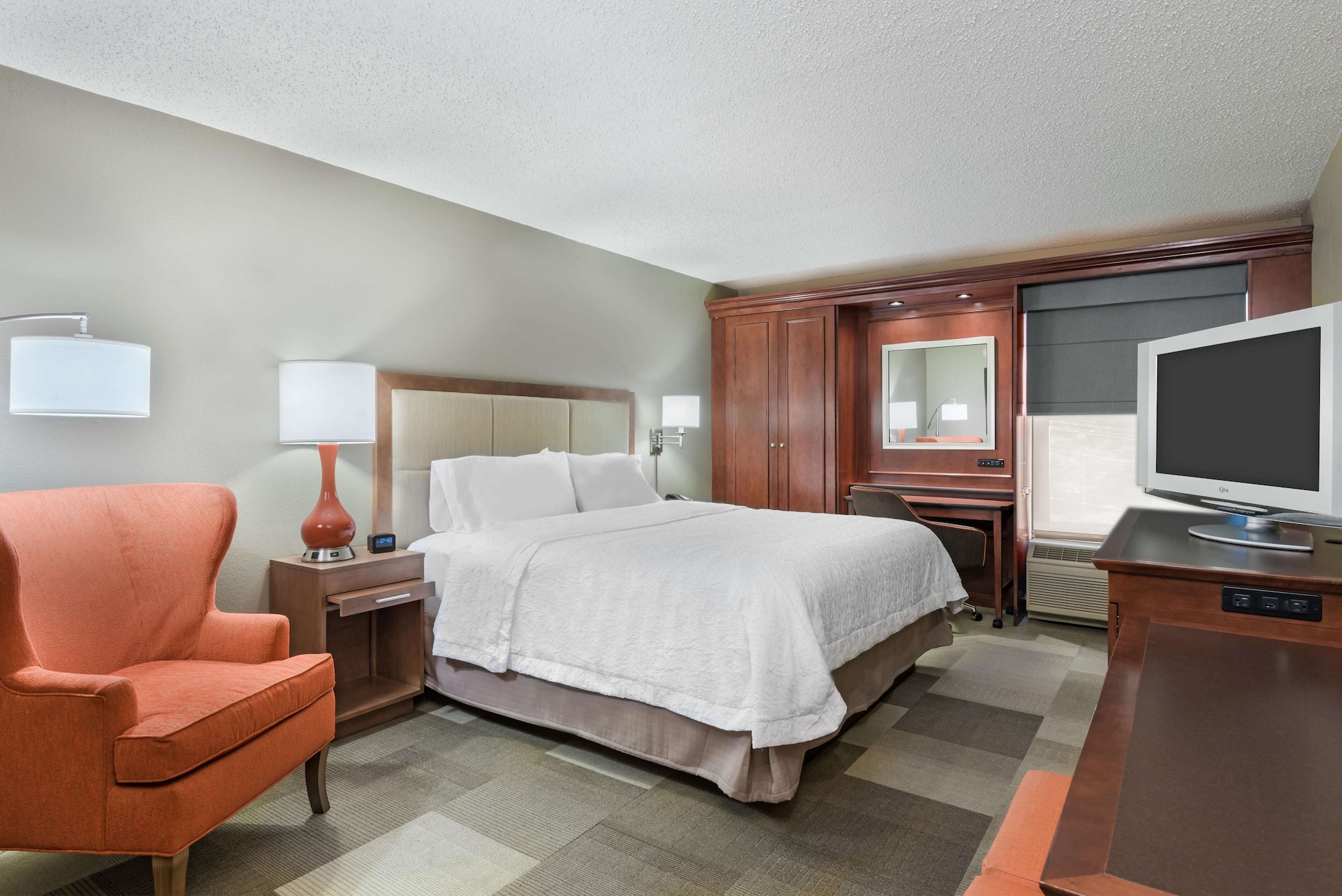 Lounge, King Bed