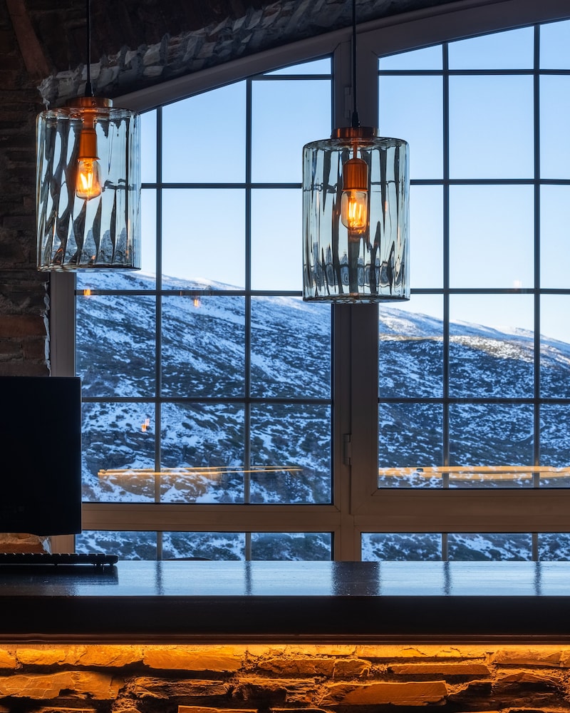 The Mountains Hotel 27/50