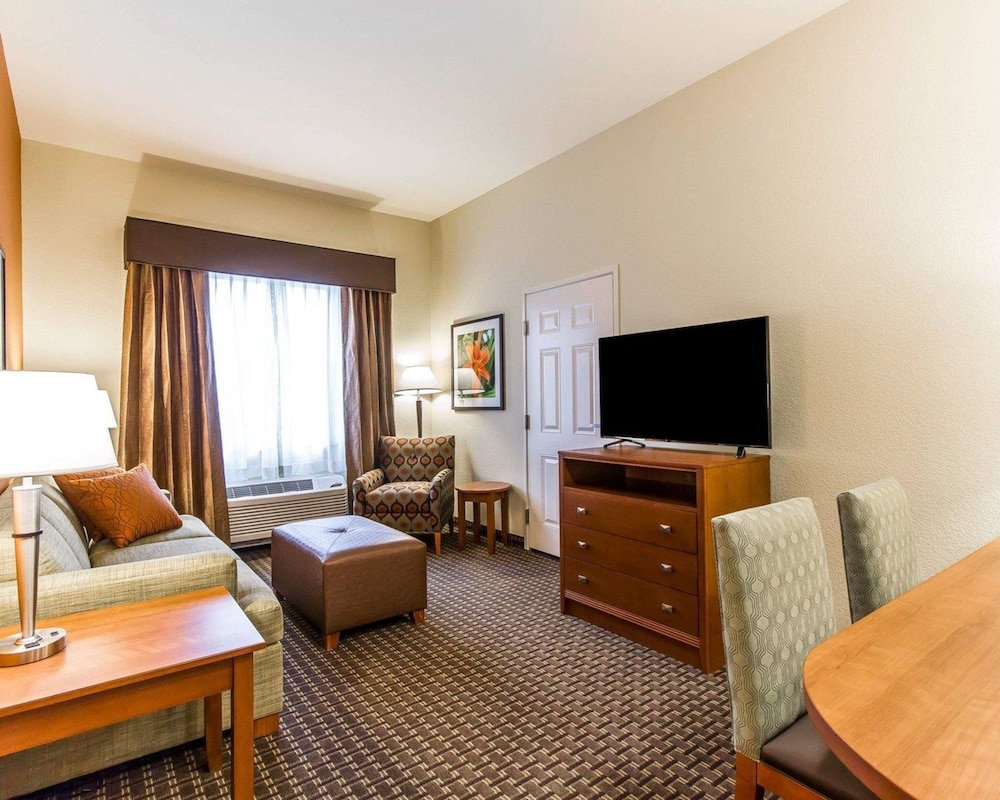 MainStay Suites Stanley 30/46