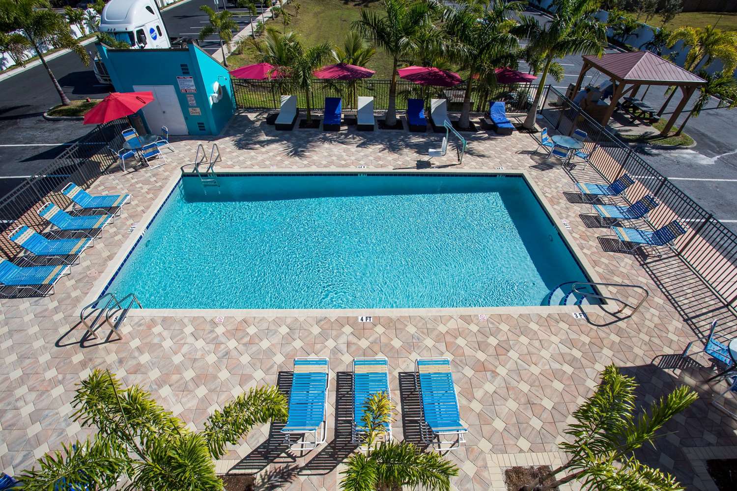 Days Inn by Wyndham Sarasota Bay 22/34