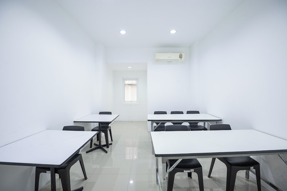 Chaipat Hotel 56/66