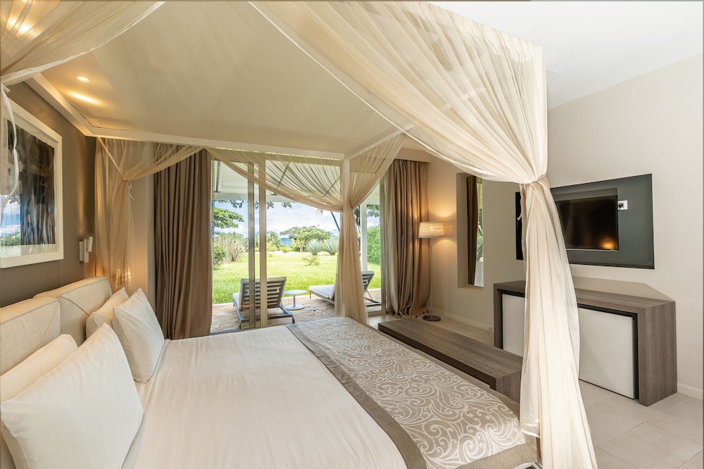 SUPERIOR, SUITE, OCEAN VIEW