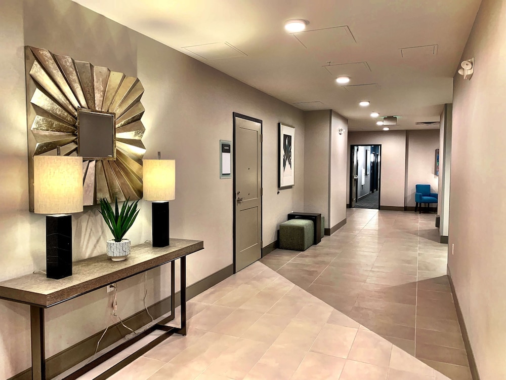 Best Western Premier Hotel At Fisher's Landing 7/31