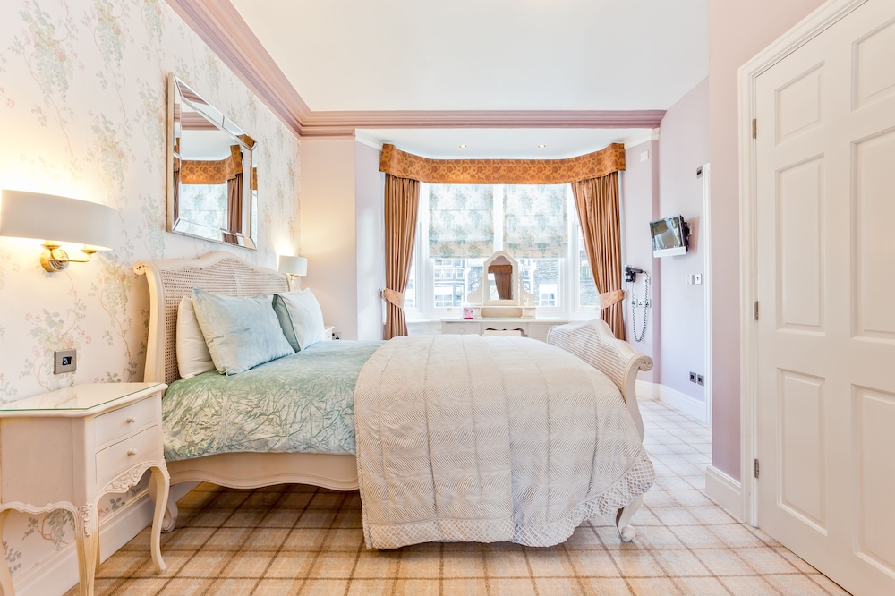Bowness Bay Suites 26/31