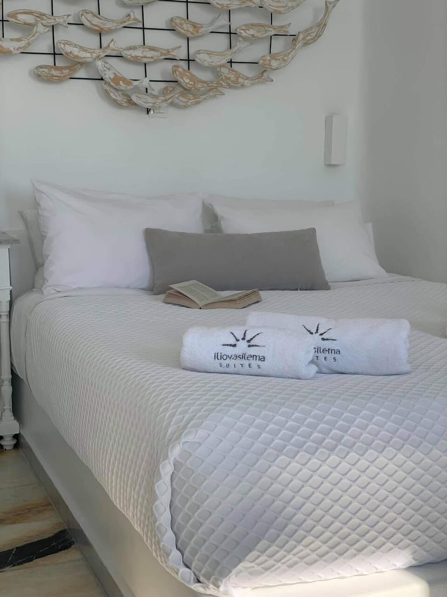 Junior Suite, King Bed, Caldera View, Jetted Tub
