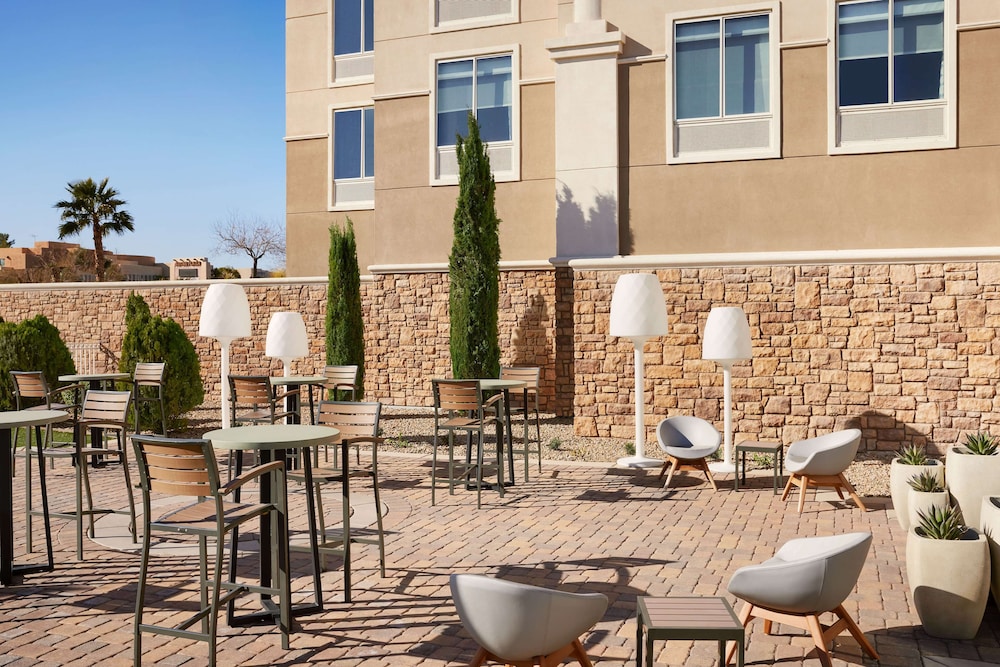 Hilton Garden Inn Las Vegas/Henderson 38/58