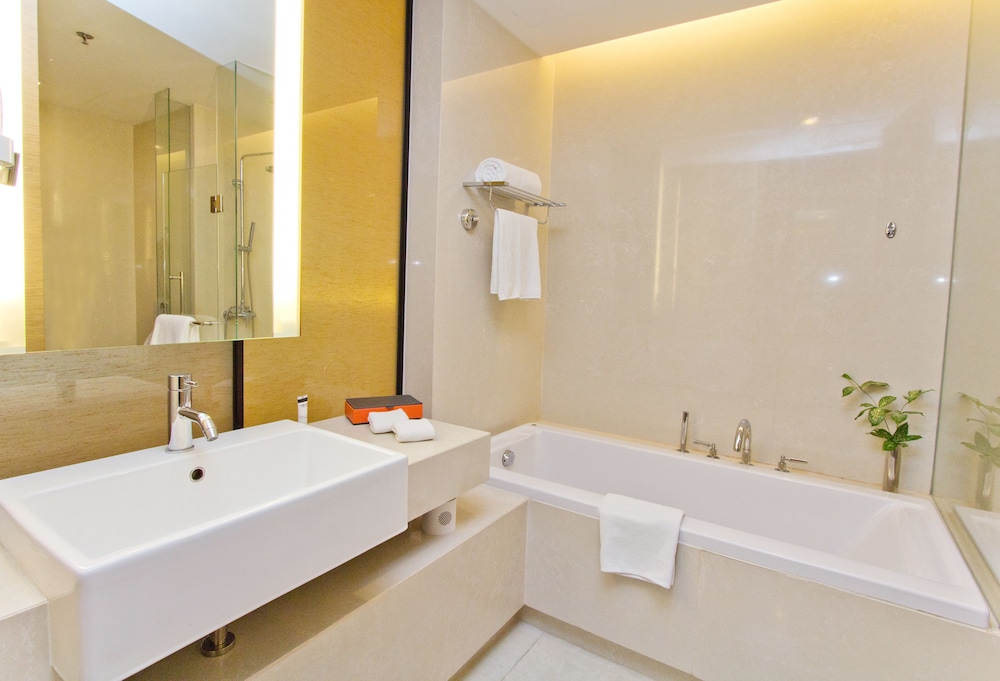 PULLMAN BANGKOK KING POWER 73/73
