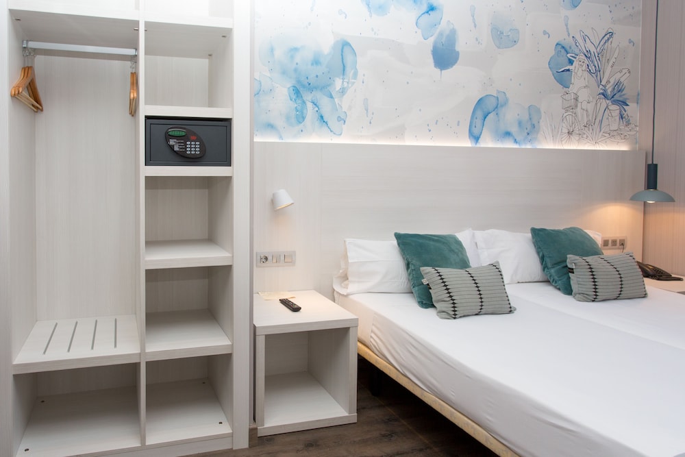 Hostal Opera Ramblas 16/38