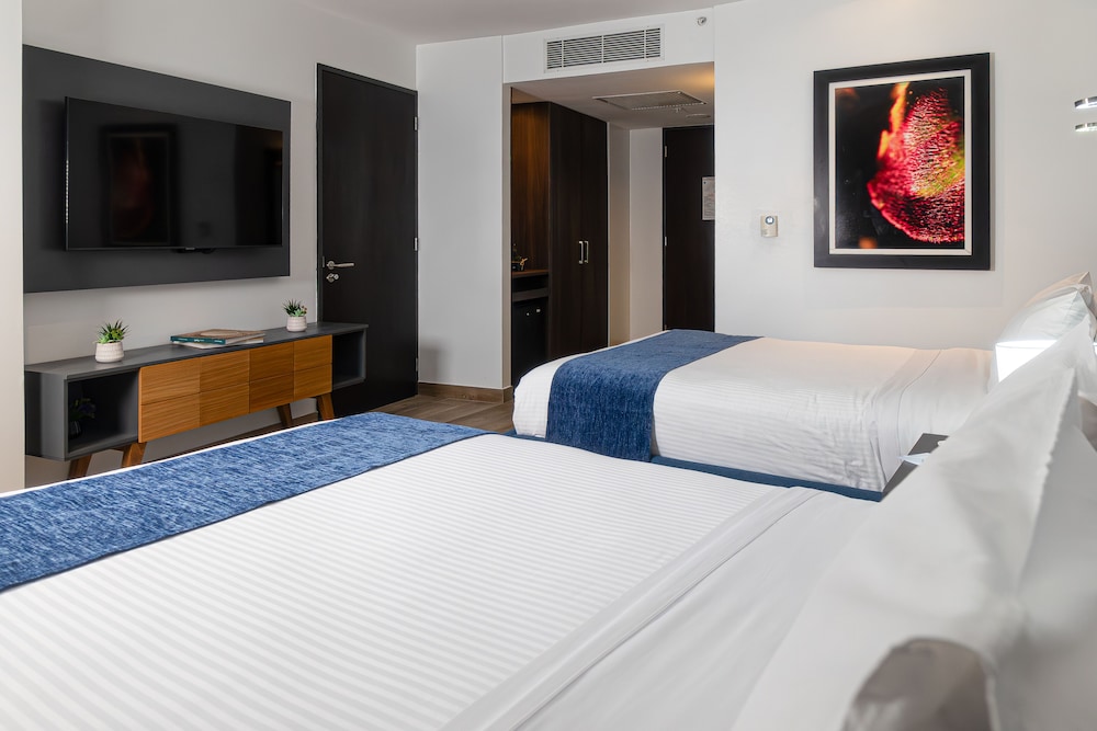 Room, 2 Double Beds, River View
