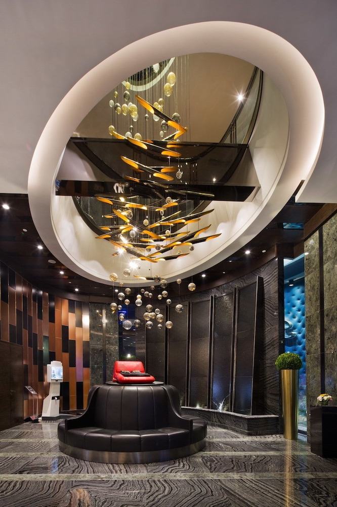 DeRUCCI Hotel 54/65