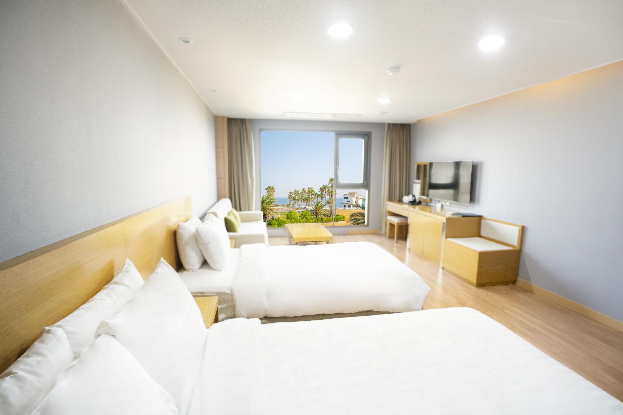 Deluxe, Double or Twin Bed, Ocean View