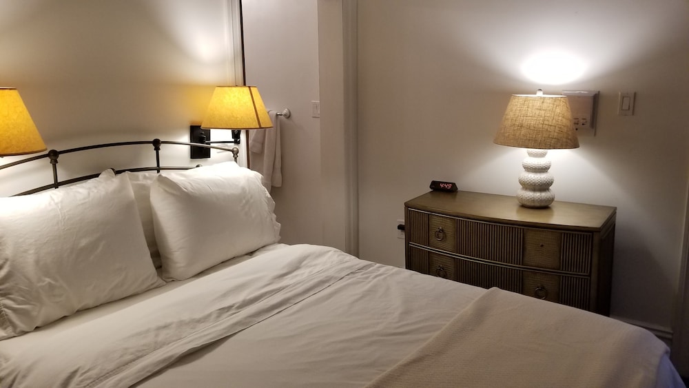 Incentra Village Guest House 18/50