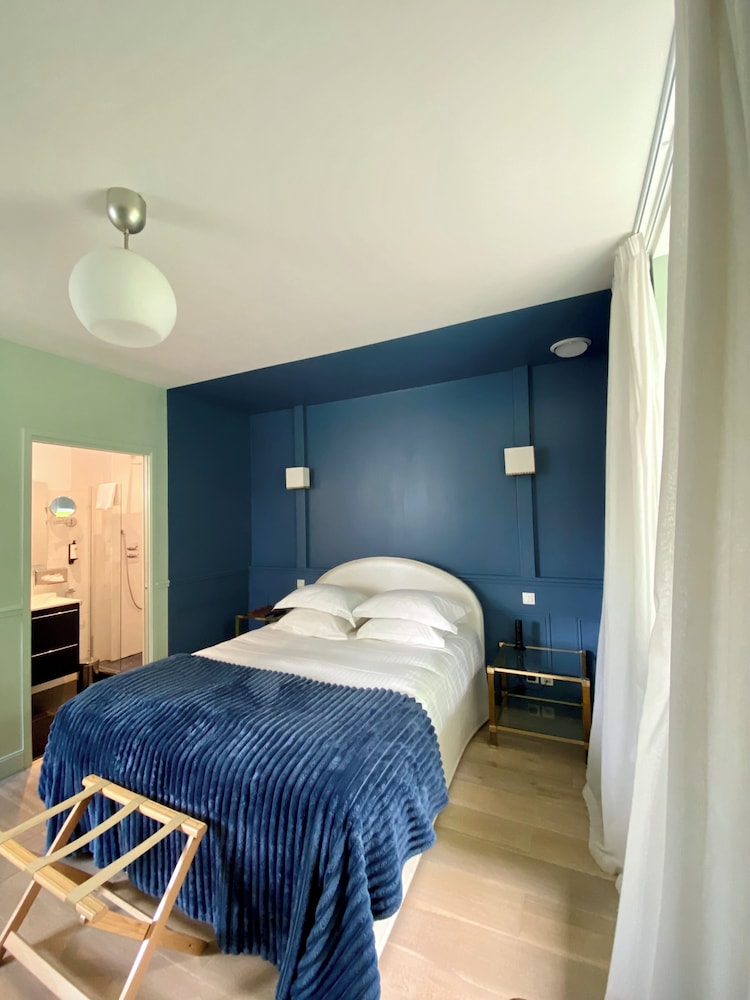 Chateau D'Apigne Rennes 15/50