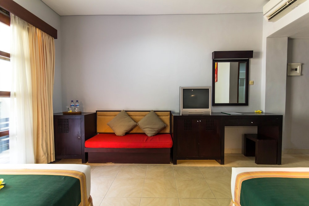 FOURTEEN ROSES BEACH HOTEL 42/62