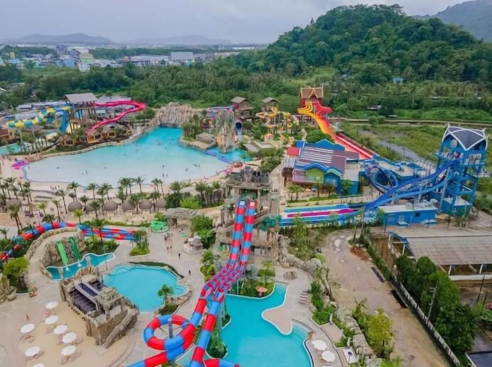 Amora Beach Resort Phuket 68/75
