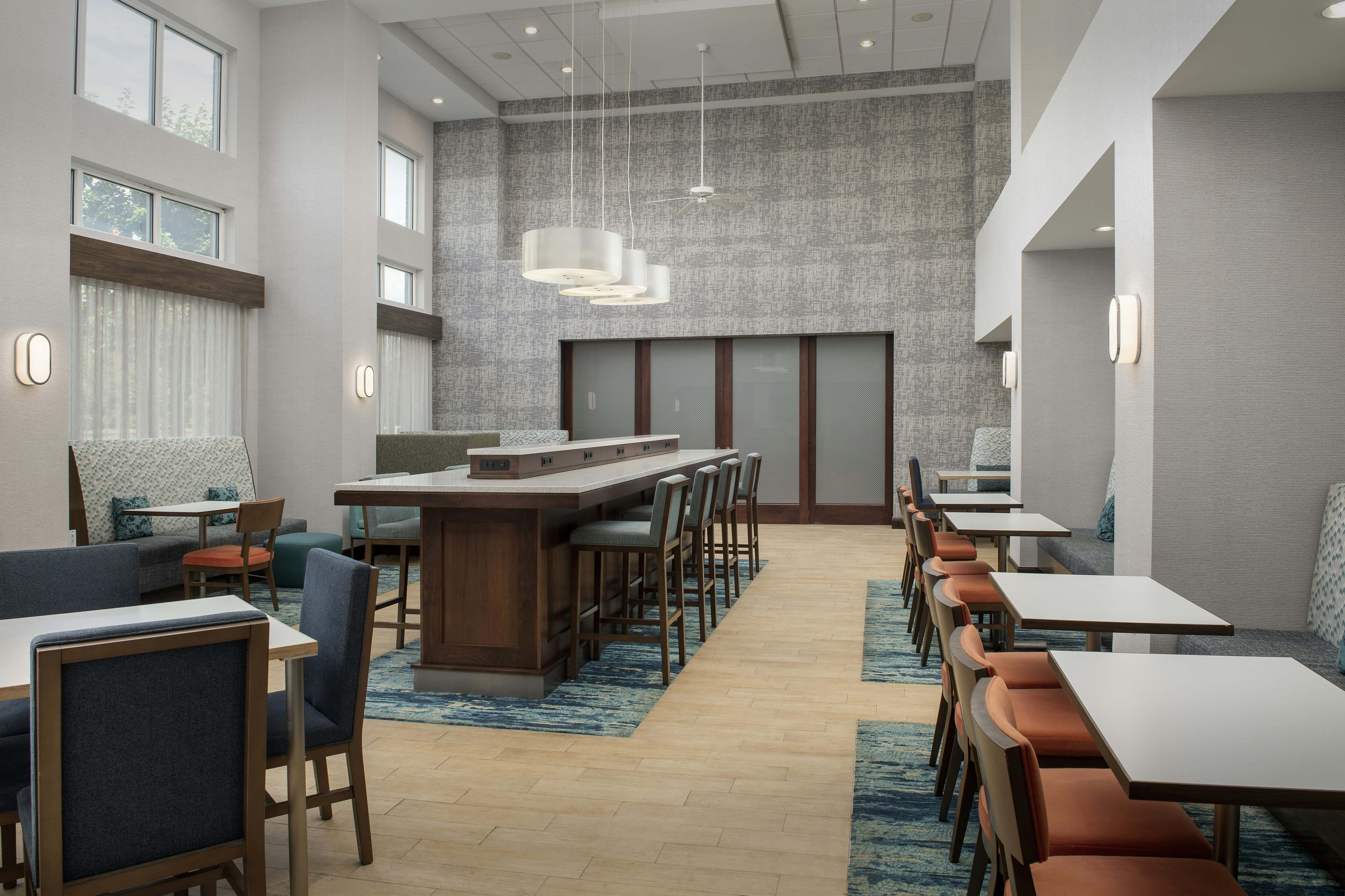Hampton Inn Suites Holly Springs 10/14