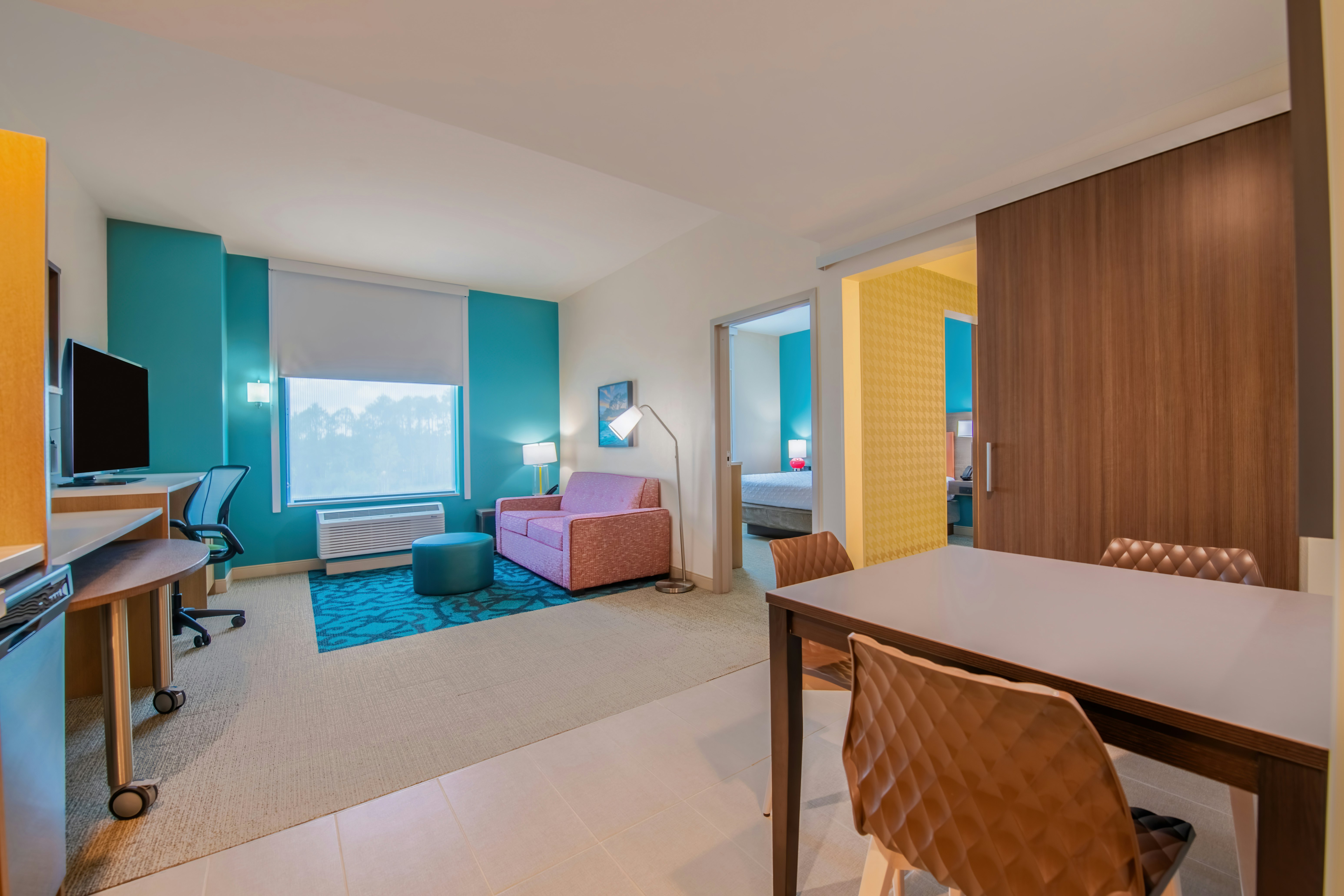 Suite, King Bed, Accessible