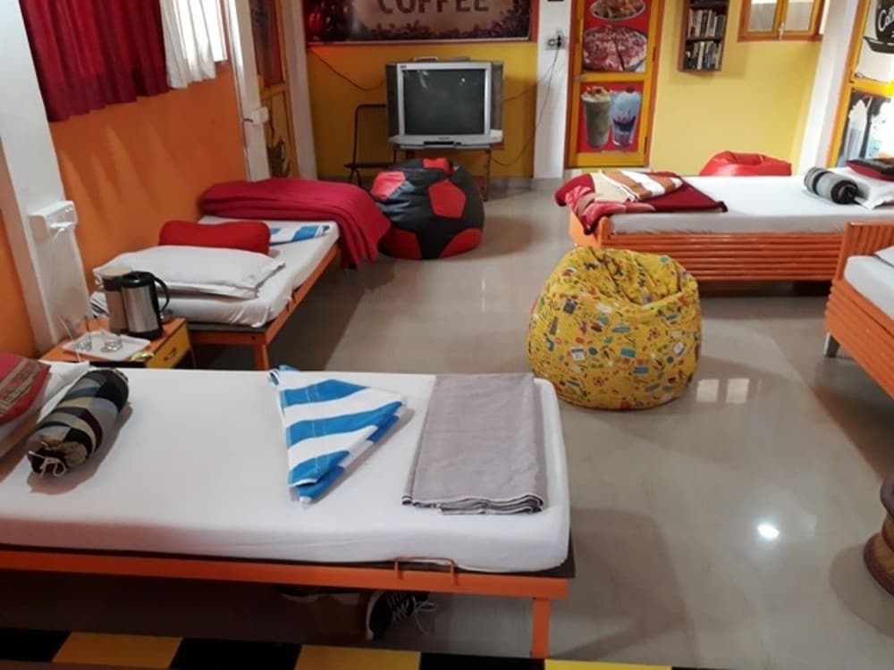 Govind Hotel 40/58