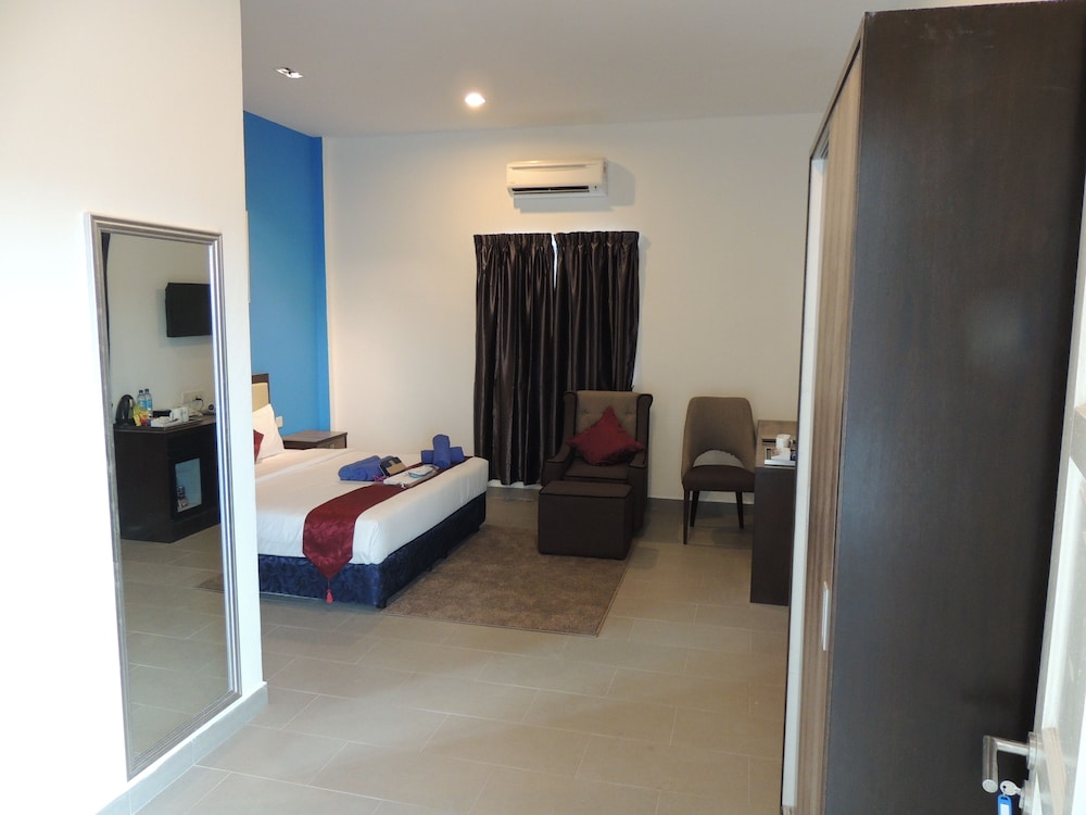 Royal Agate Beach Resort 42/64