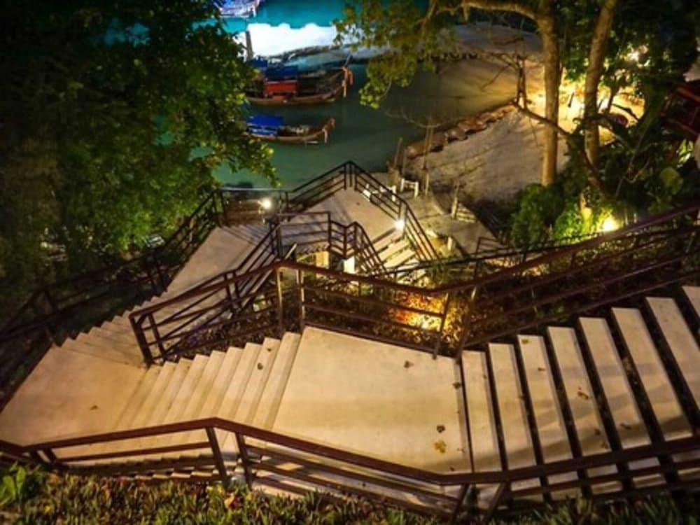 Hip Seaview Resort At Phi Phi 1/50