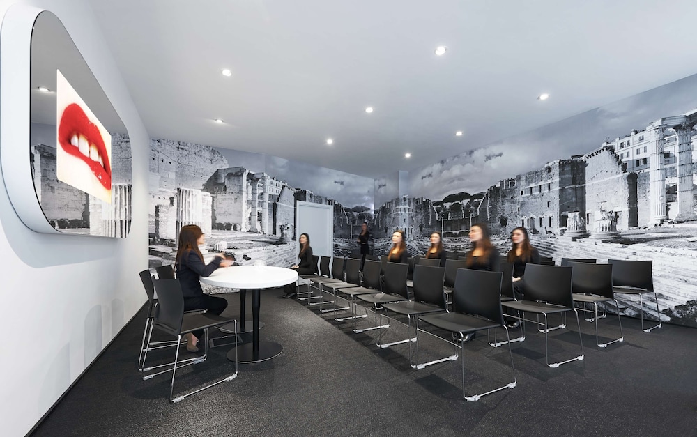 Hotel Ripa Roma 42/50