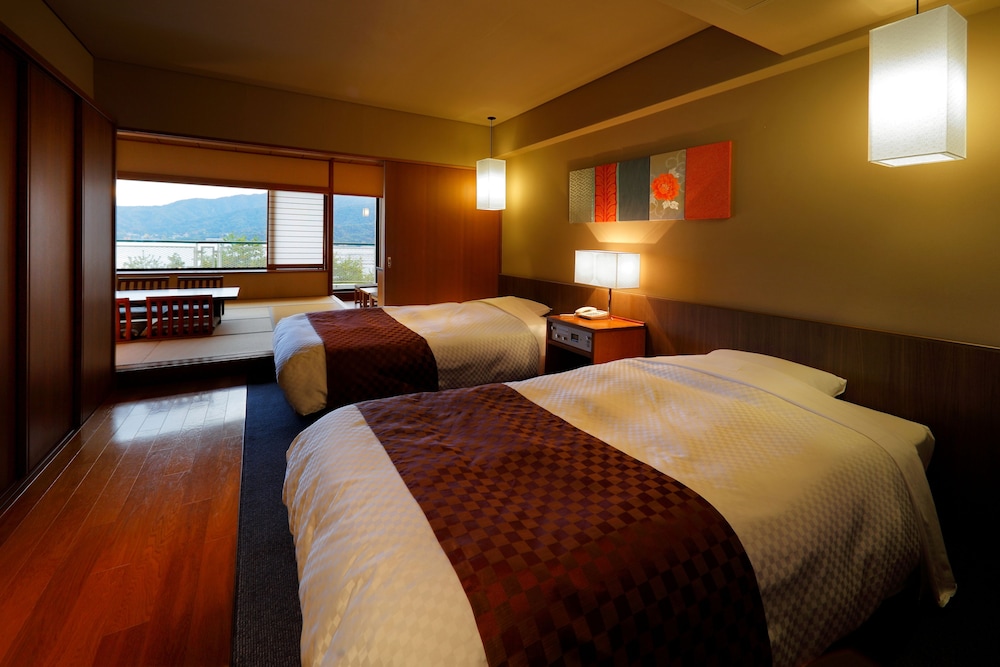 Aki Grand Hotel 12/76
