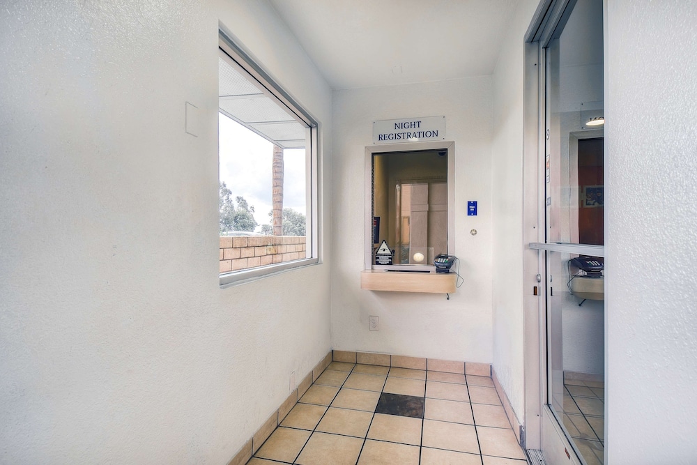 Motel6 Chino, CA - Los Angeles Ontario 25/38