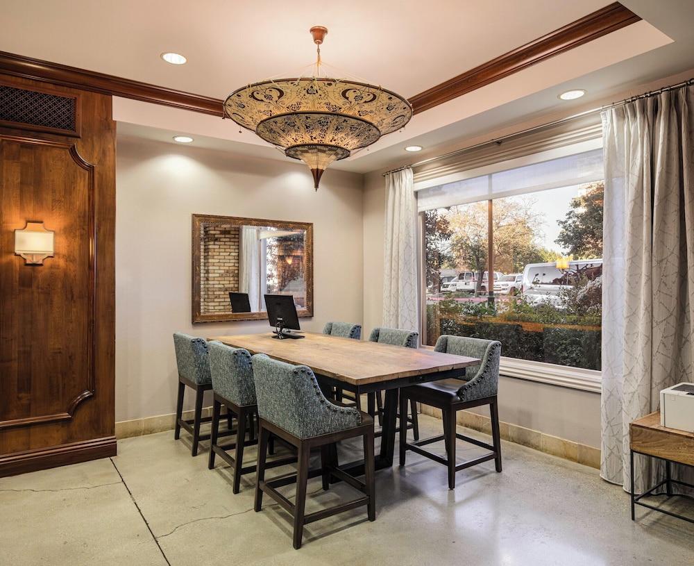 Ayres Hotel Chino Hills 41/55