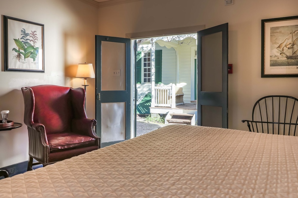 The Colonial Houses - A Colonial Williamsburg Hotel 54/66