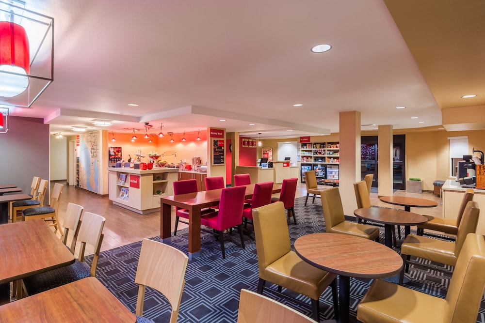 Towneplace Suites By Marriott Charleston-West Ashley 26/31