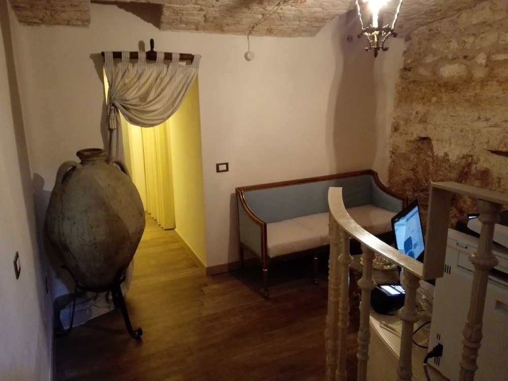 PALAZZO SCOTTO 30/50