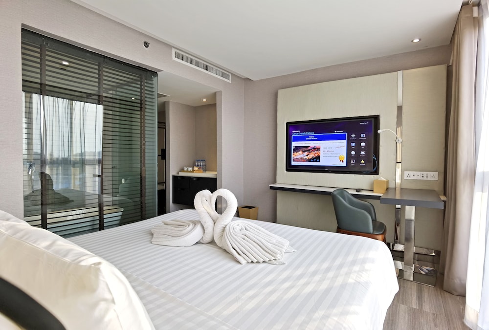 Room, King Bed, City View, No Balcony، Citrus Grande Hotel Pattaya By Compass Hospitality 2/7
