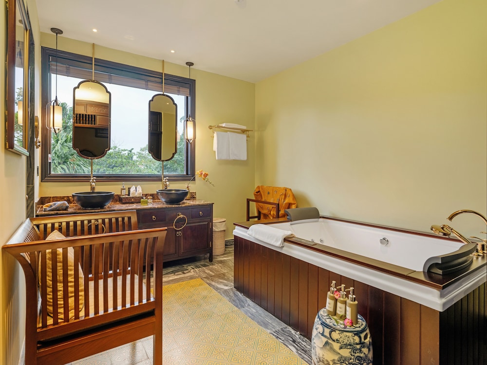 Ancient Hue Garden Houses 9/50