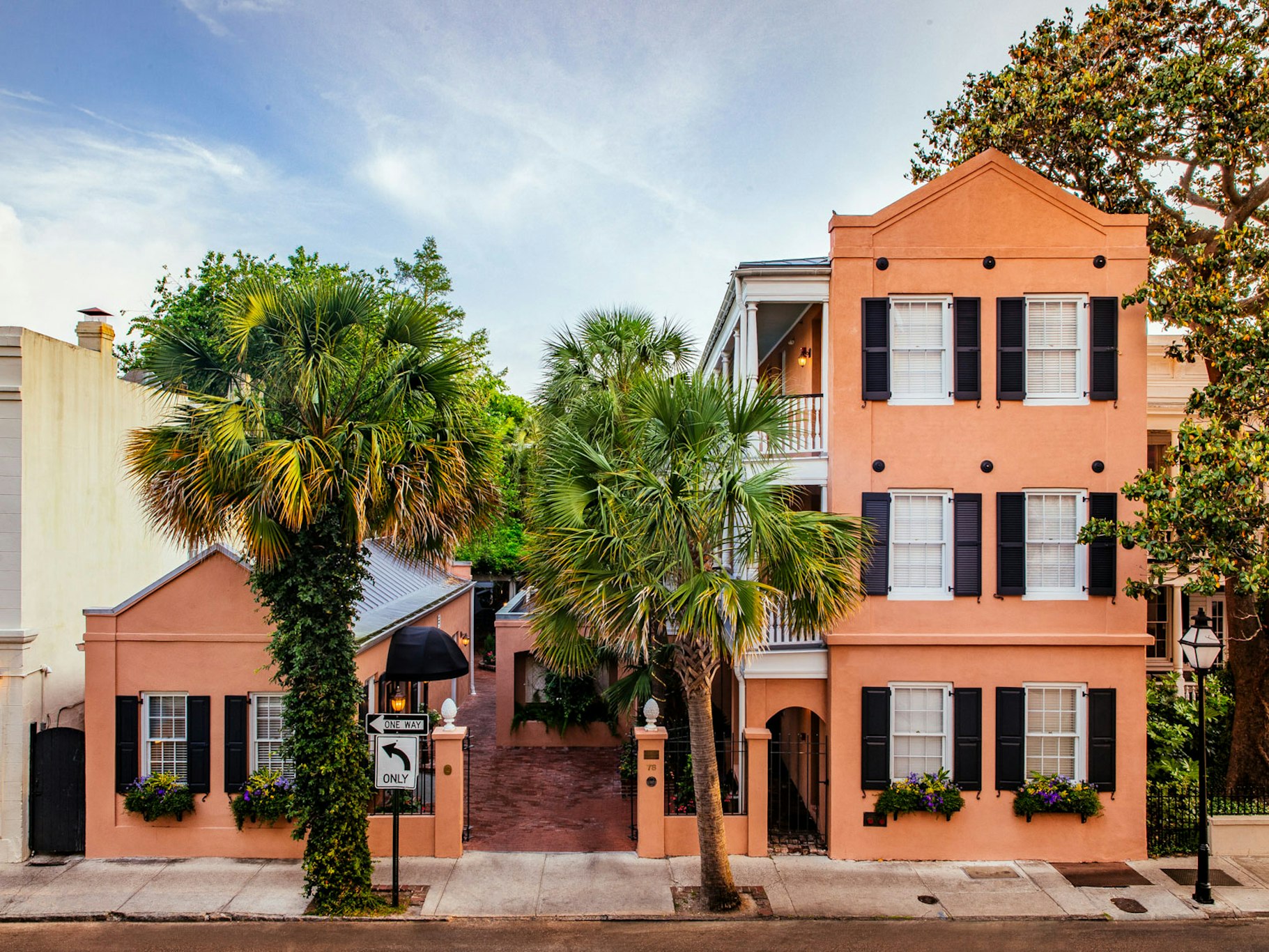 Elliott House Inn 2/40